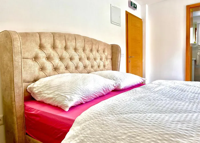 Apartments And Rooms Monaco